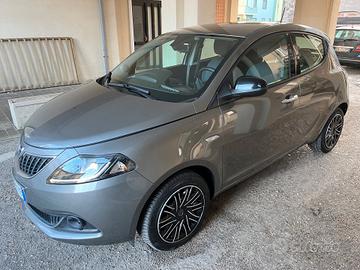 Lancia Ypsilon 1.0 FireFly 5 porte S&S Hybrid Gold