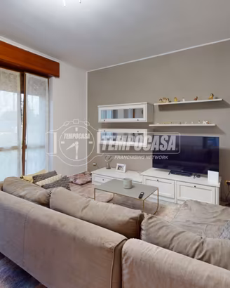 AMPIO TRILOCALE SENZA SPESE CONDOMINIALI A MAGENTA