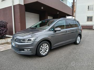 Volkswagen Touran 1.4 TSI DSG Executive BlueM 7 po