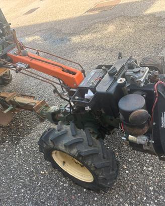 Moto coltivatore agricolo