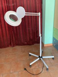 Lampada con lente di ingrandimento+stativo a ruote