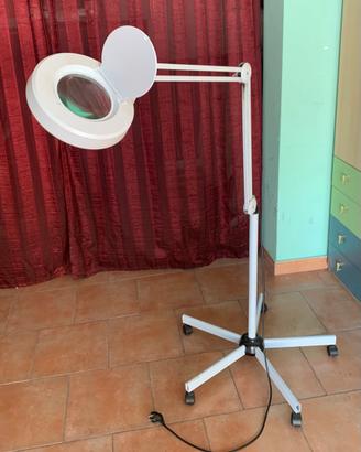 Lampada con lente di ingrandimento+stativo a ruote