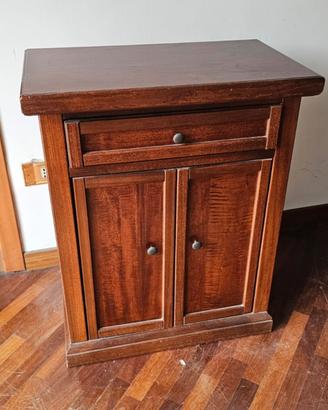 mobile in legno antico 
