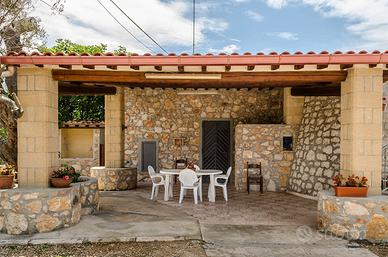 Villetta a marina di alliste con trullo