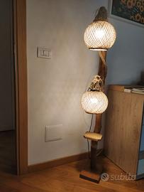 Lampada da terra artigianale in legno