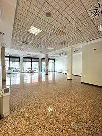NEGOZIO A MILANO