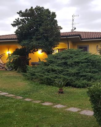 Villa Bifamiliare su un lotto di 5000 mq