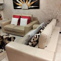 Coppia di divani in pelle Chateau d’Ax color crema