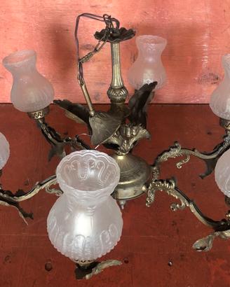 Lampadario 6 luci bronzo lavorato vetro opaco
