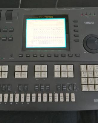 Music Sequencer Yamaha QY700