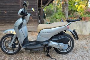 Aprilia Scarabeo 200 ie