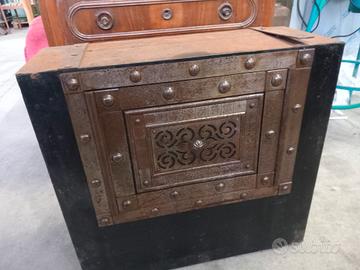 cassaforte antica mobile