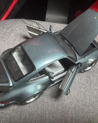 porsche 1/18