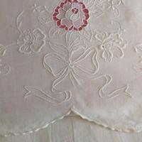 Lenzuolo matrimoniale con federe ricamato