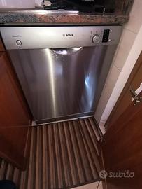 lavastoviglie Bosch frigorifero Indesit fornello h