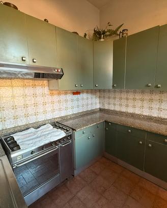 cucina completa in legno laminato