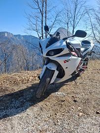 Yamaha YZF R1  2011