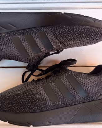 Scarpe Uomo Adidas N. 42 2/3 Swift Run