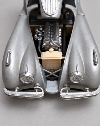 Modellino Jaguar XK120 Coupé Bburago 1:24 – grigio