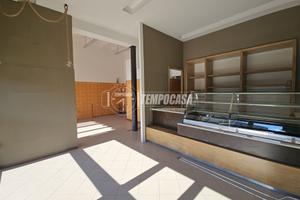 Negozio piano terra in zona centrale