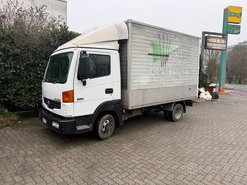 Nissan atleon cassonato