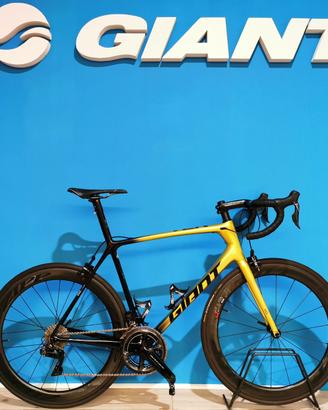 Giant TCR Advanced SL oro Team CCC 2021