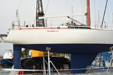 Barca a vela Canados 37