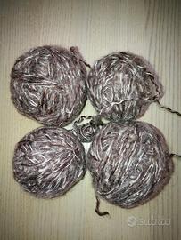 Lana per maglia marrone, bianca e altro prezzi var