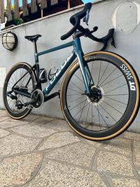 Bici da corsa Focus izalco max disc 9.7