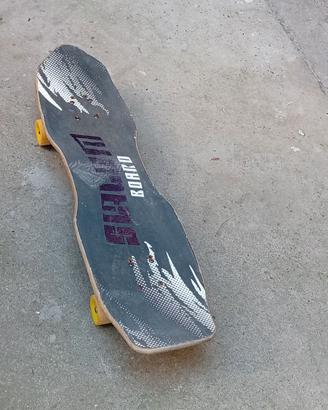 Skateboard in blocco ragazzo e bimbi