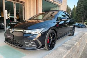 Volkswagen Golf 8 gti 245cv