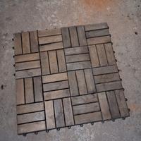 Tappeto a puzzle in legno per esterno