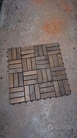 Tappeto a puzzle in legno per esterno