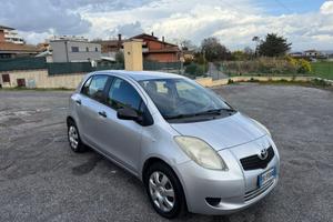 Toyota Yaris 1.0 5 porte