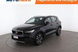 VOLVO XC40 T2 Geartronic Momentum Pro