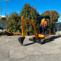 E272- Escavatore 18 q JCB 8018 allargabile