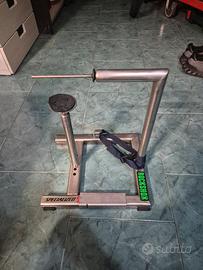 cavalletto manutenzione e-bike