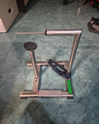 cavalletto manutenzione e-bike