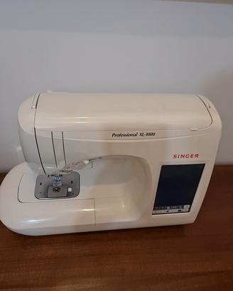macchina da cucire professionale computerizzata 