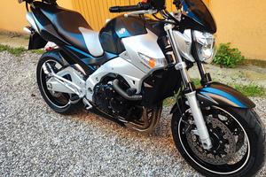 gsr600 Suzuki naked 100cv