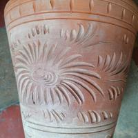 vaso in terracotta lavorato
