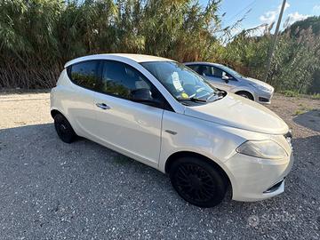 Lancia Ypsilon 1.3 MJT 75 CV Platinum
