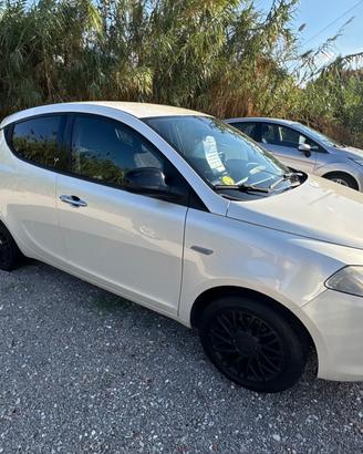 Lancia Ypsilon 1.3 MJT 75 CV Platinum