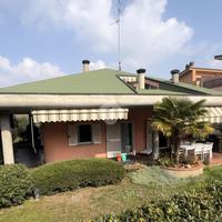 VILLA SINGOLA A MONZA