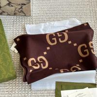 Sciarpe da Viaggio: Leggerezza e Calore