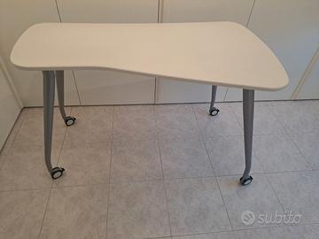 scrivania bianca 