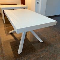 Tavolo nuovo in legno/metallo bianco