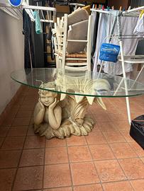 Tavolino con base angelo gesso sopra cristallo