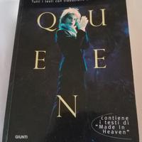 Libro  " QUEEN " TUTTI I TESTI CON TRADUZIONE A FR