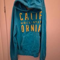 Felpa celeste con cappuccio 